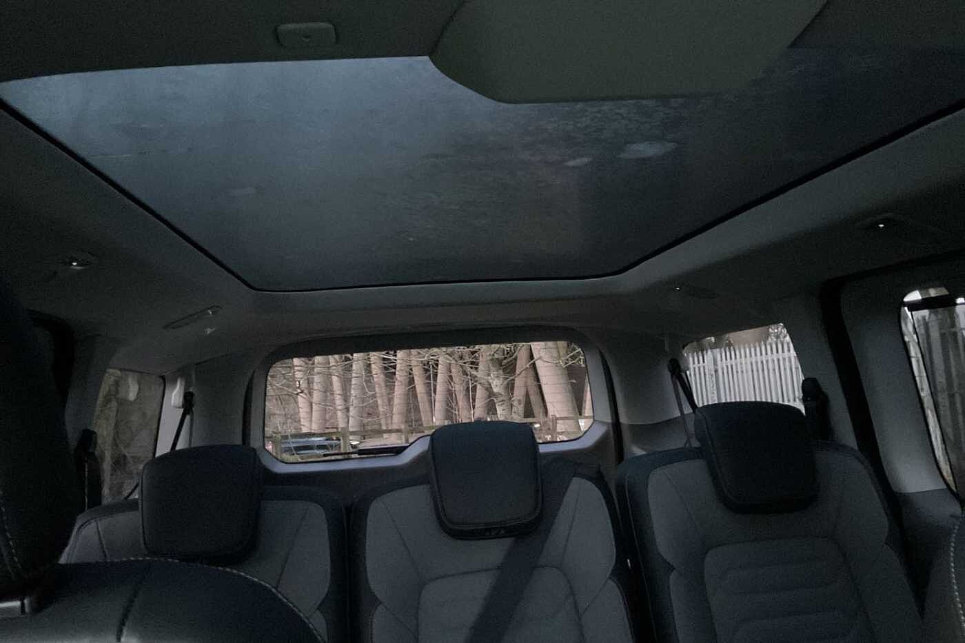 Volkswagen Transporter Shuttle