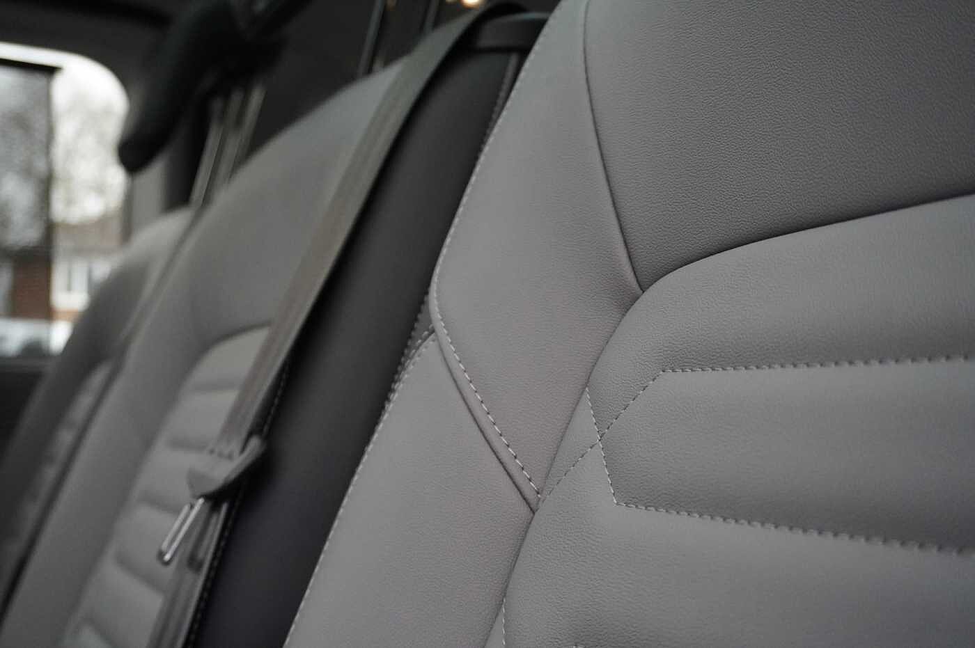 Volkswagen Transporter Shuttle