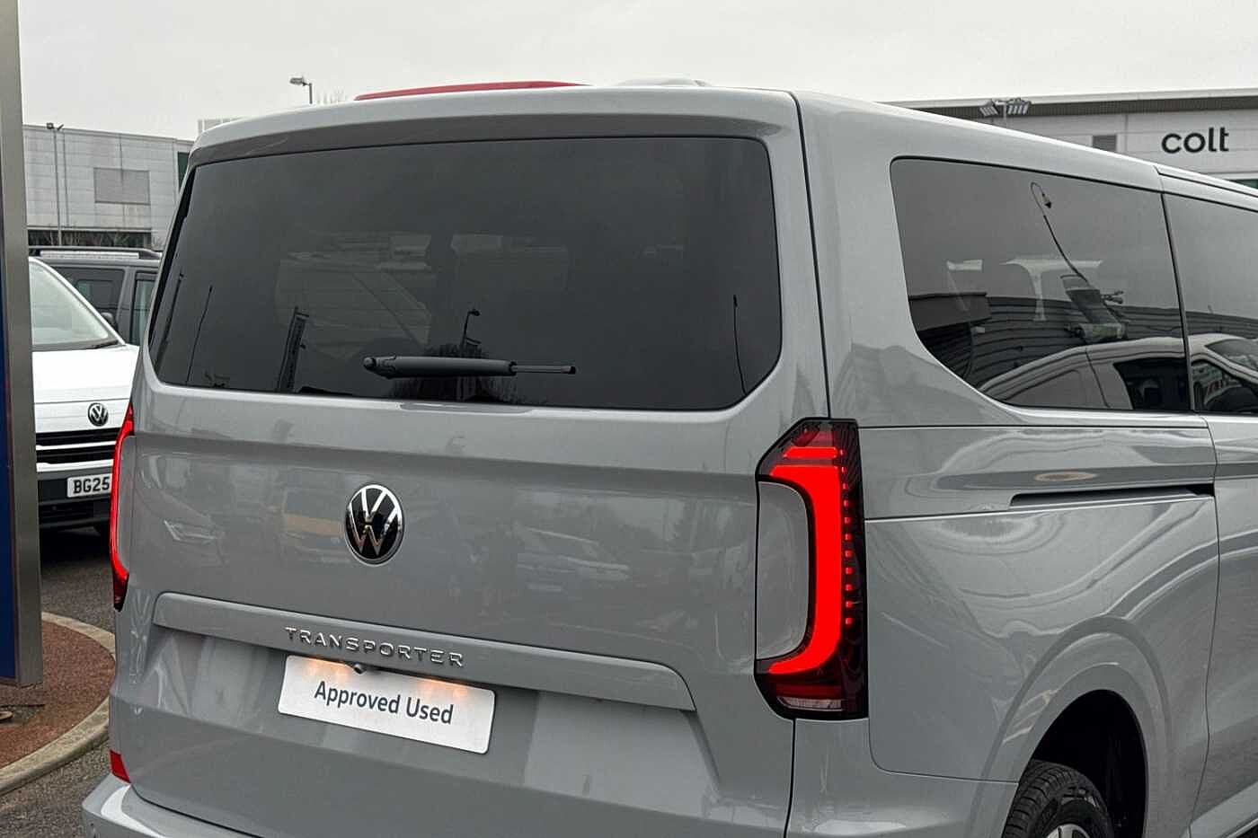 Volkswagen Transporter Shuttle