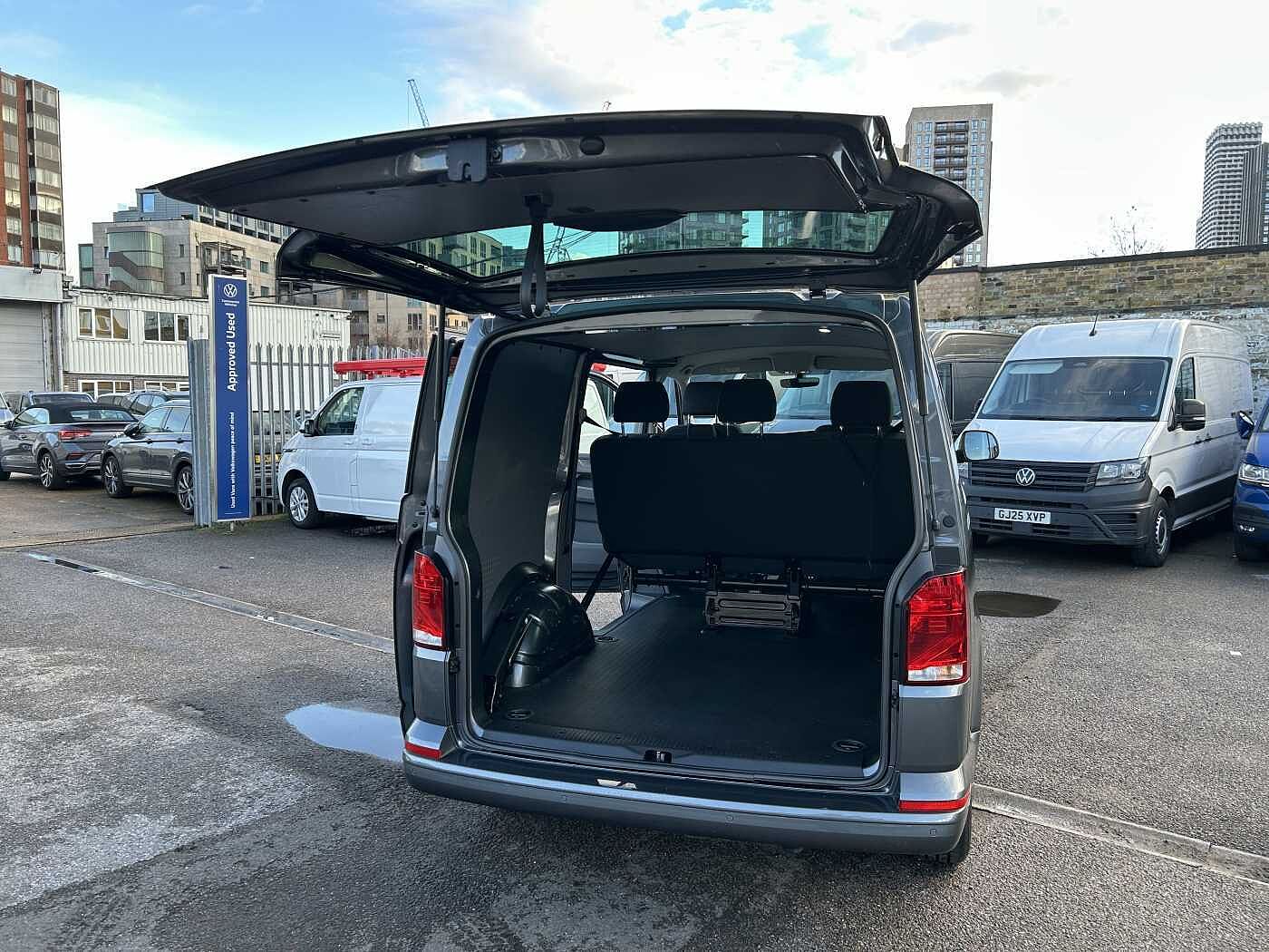 Volkswagen Transporter Kombi