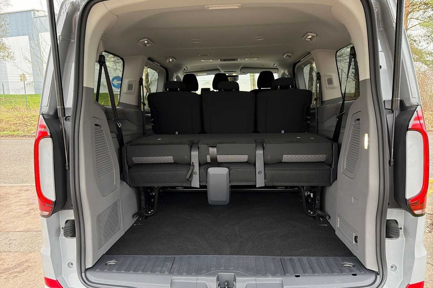 Volkswagen Transporter Shuttle