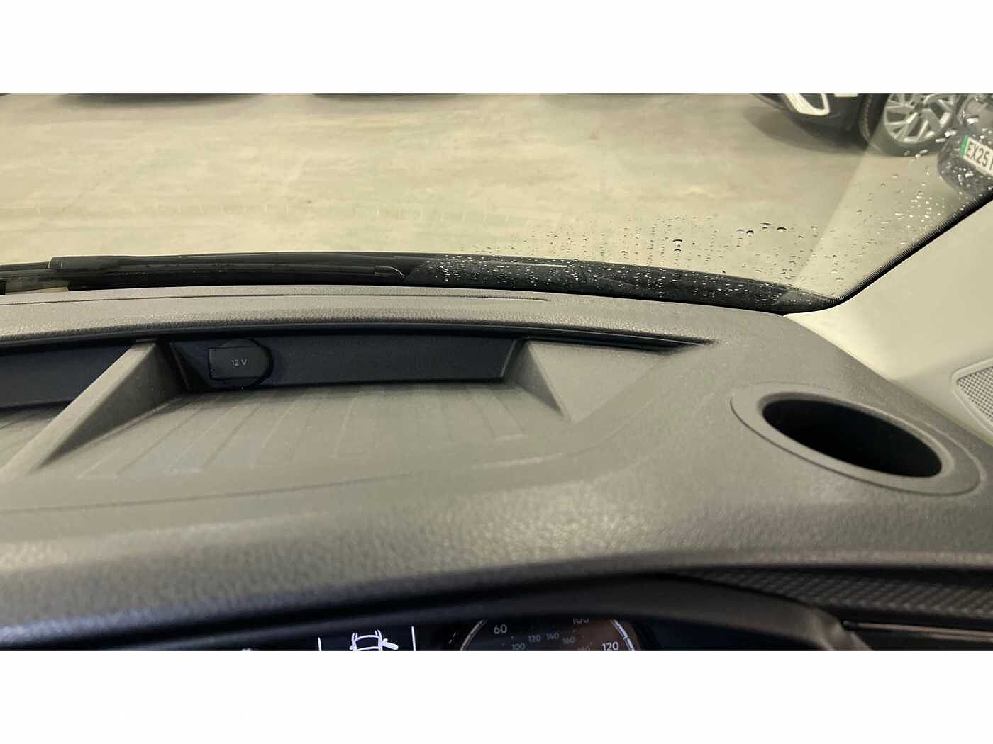 Volkswagen Transporter Shuttle