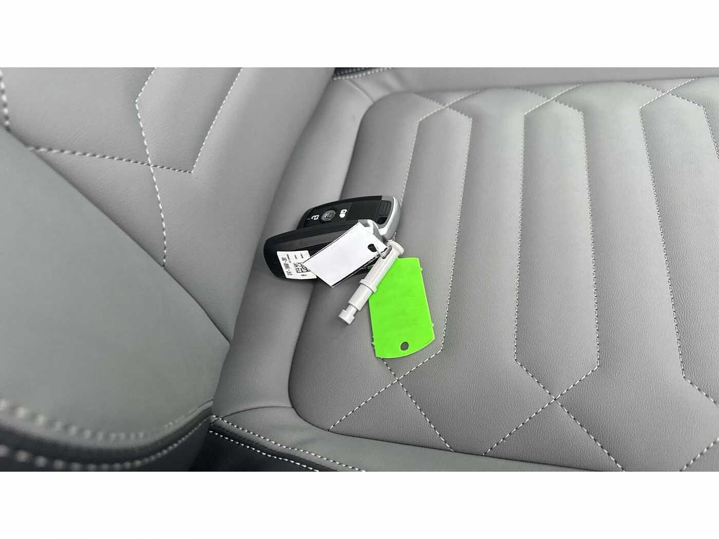 Volkswagen Transporter Shuttle