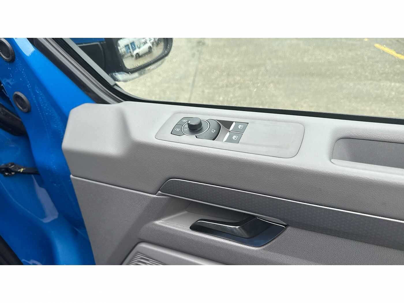 Volkswagen Transporter Shuttle