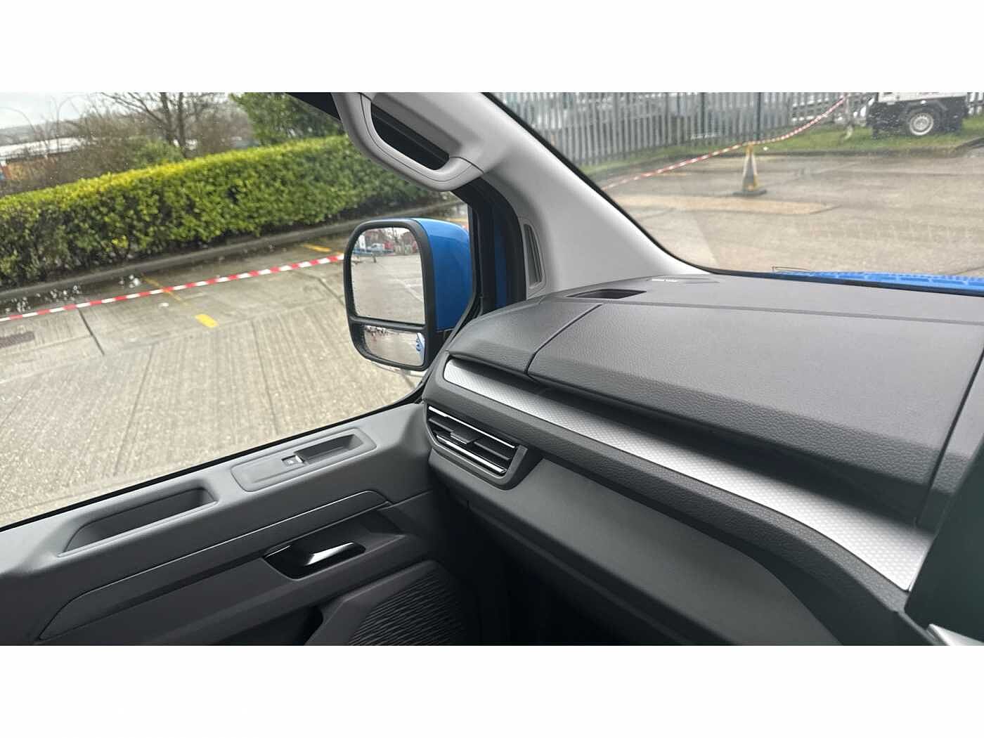 Volkswagen Transporter Shuttle