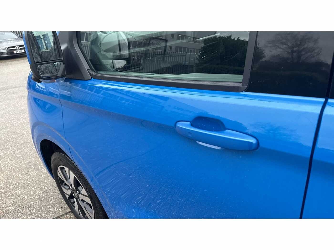 Volkswagen Transporter Shuttle