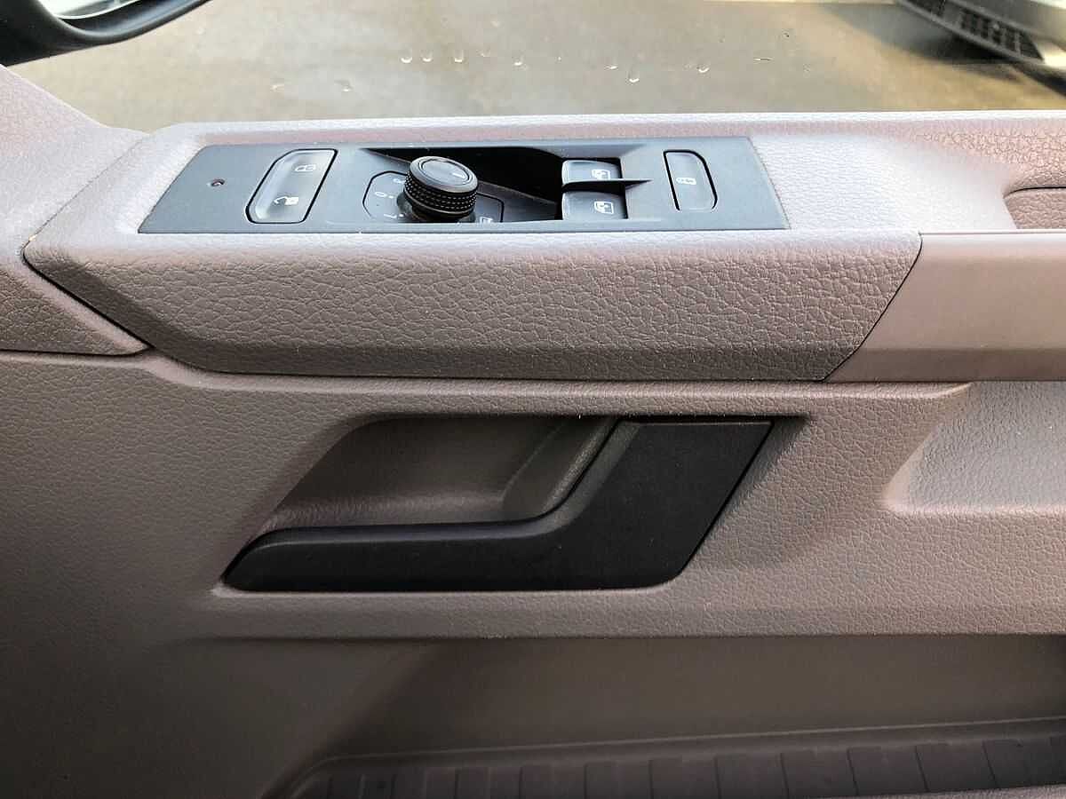 Volkswagen Transporter Shuttle